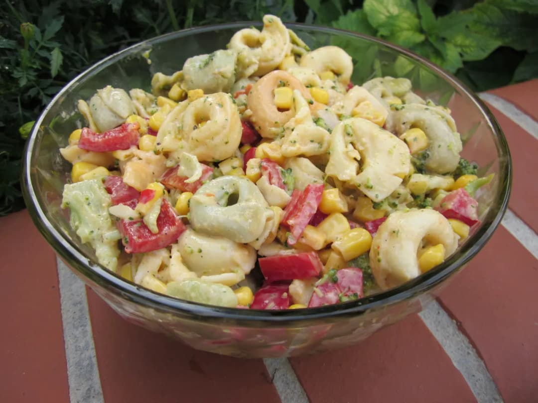 Jak zrobić sałatkę z makaronem tortellini w 30 minut bez stresu