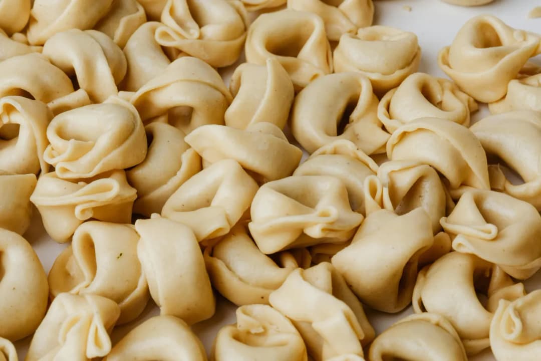 Szybkie i łatwe przepisy na obiad z tortellini, które zaskoczą smakami