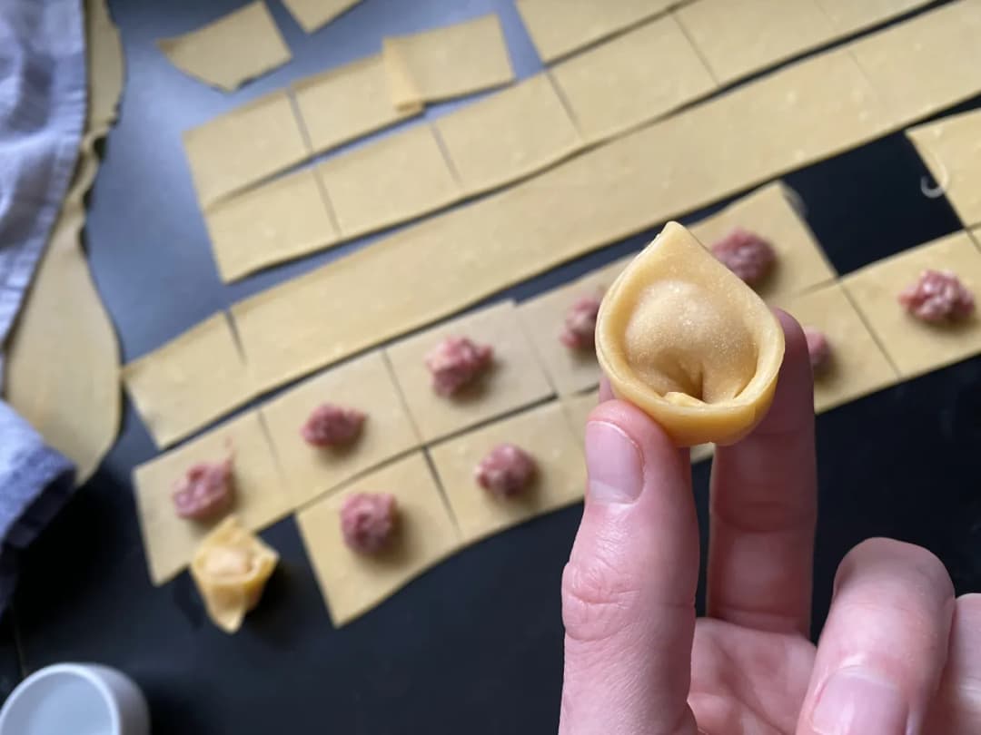 Jak zrobić makaron tortellini – łatwy przepis na pyszne pierożki